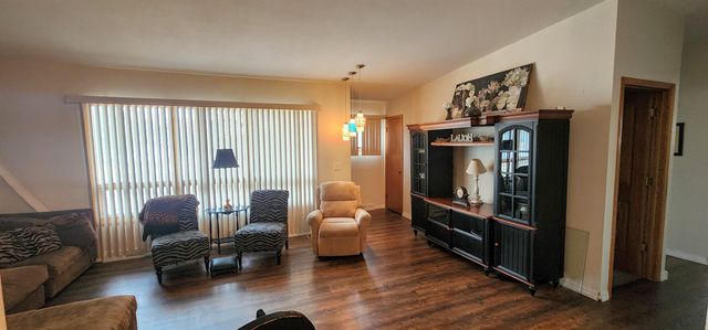 2525 Skyline Dr NW, Minot, ND 58703