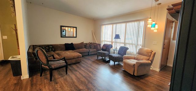 2525 Skyline Dr NW, Minot, ND 58703