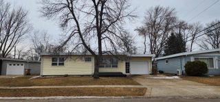 2525 Skyline Dr NW, Minot, ND 58703