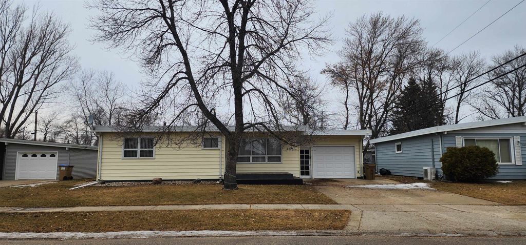 2525 Skyline Dr NW, Minot, ND 58703