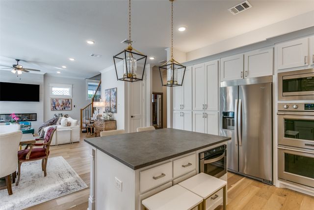 441 Jones Street, Grapevine, TX 76051
