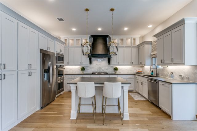 441 Jones Street, Grapevine, TX 76051