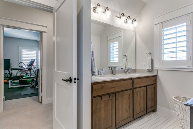 441 Jones Street, Grapevine, TX 76051