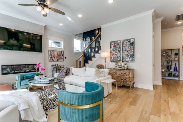 441 Jones Street, Grapevine, TX 76051