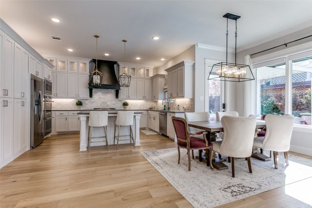 441 Jones Street, Grapevine, TX 76051