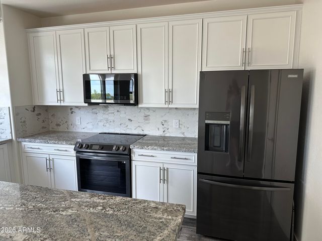 300 N GILA SPRINGS Boulevard 282, Chandler, AZ 85226