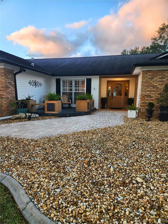 Image 2 of property listing at 338 LAFAYETTE BOULEVARD, Oldsmar, FL 34677