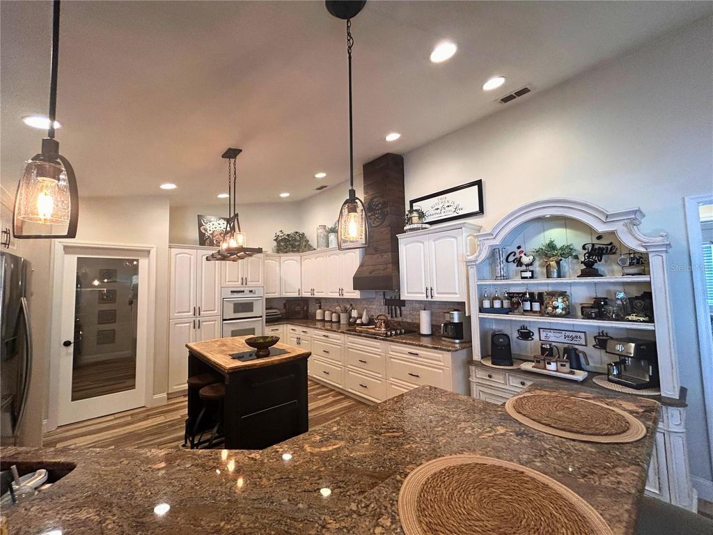 Image 16 of property listing at 338 LAFAYETTE BOULEVARD, Oldsmar, FL 34677