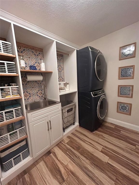 Image 19 of property listing at 338 LAFAYETTE BOULEVARD, Oldsmar, FL 34677