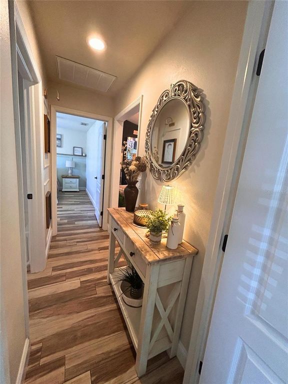 Image 20 of property listing at 338 LAFAYETTE BOULEVARD, Oldsmar, FL 34677