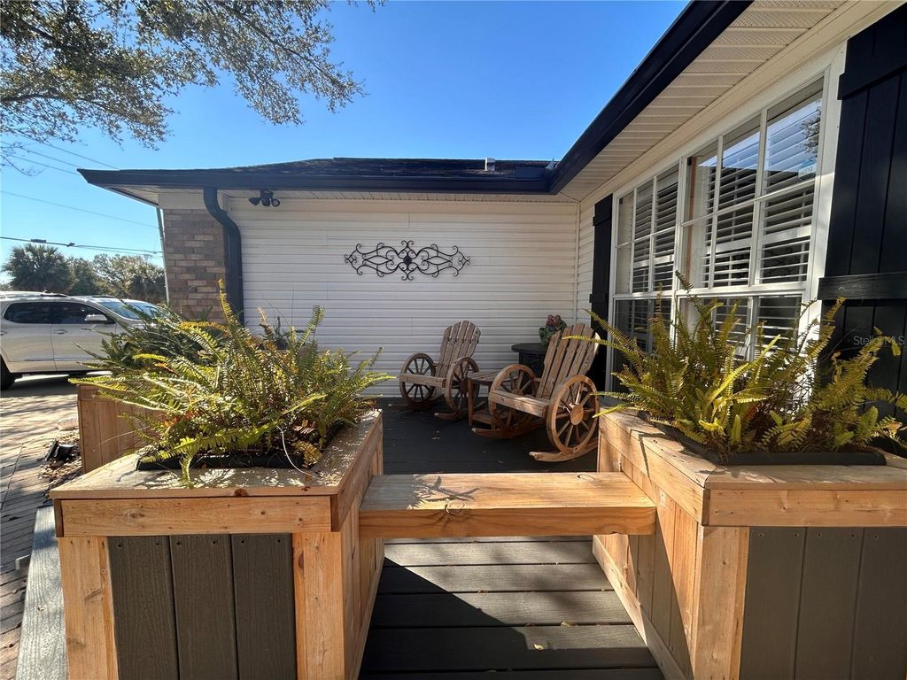 Image 4 of property listing at 338 LAFAYETTE BOULEVARD, Oldsmar, FL 34677