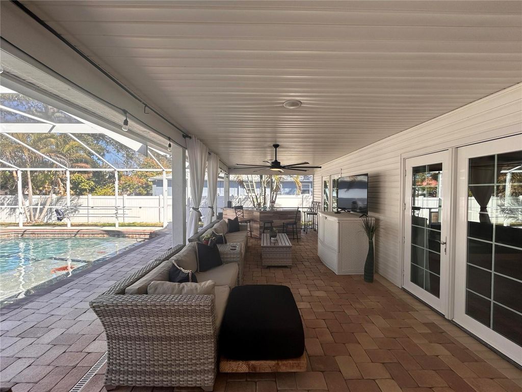 Image 37 of property listing at 338 LAFAYETTE BOULEVARD, Oldsmar, FL 34677