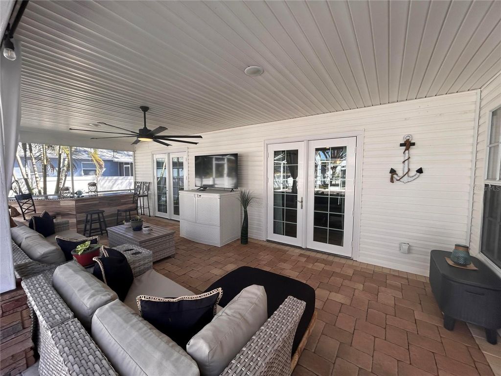 Image 39 of property listing at 338 LAFAYETTE BOULEVARD, Oldsmar, FL 34677