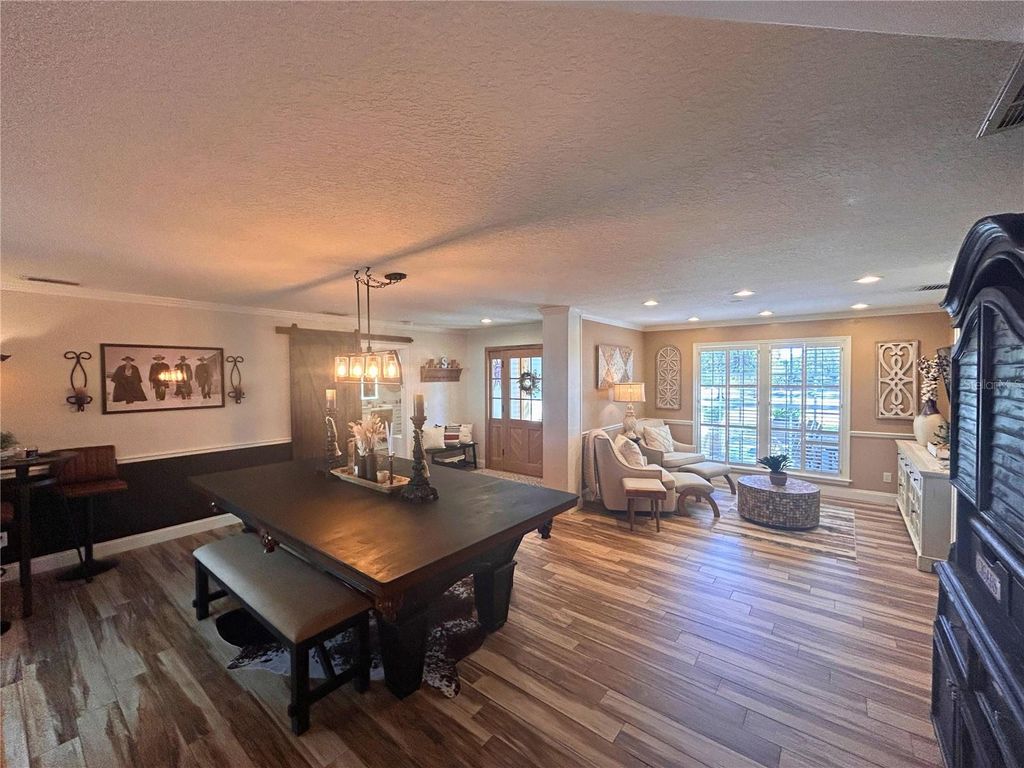 Image 10 of property listing at 338 LAFAYETTE BOULEVARD, Oldsmar, FL 34677