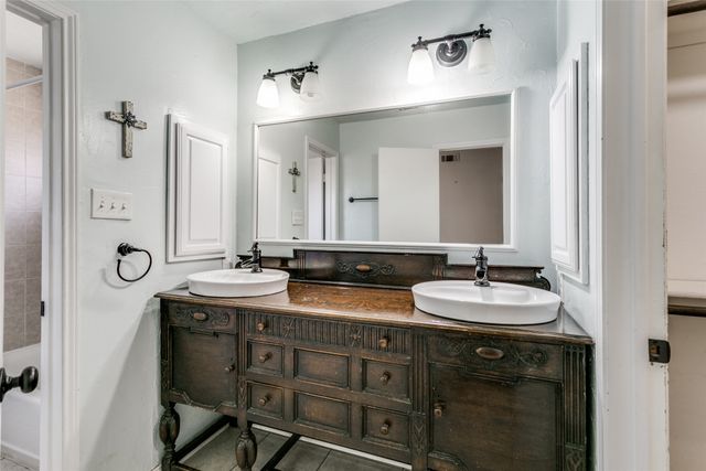 3209 Vintage Way, Bedford, TX 76021