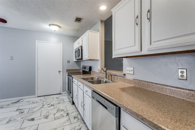 3209 Vintage Way, Bedford, TX 76021