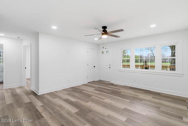 2587 W Blue Lick Rd, Shepherdsville, KY 40165