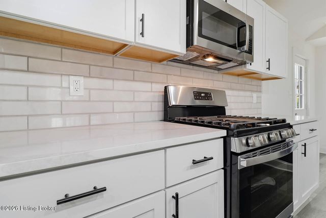 2587 W Blue Lick Rd, Shepherdsville, KY 40165