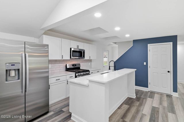 2587 W Blue Lick Rd, Shepherdsville, KY 40165