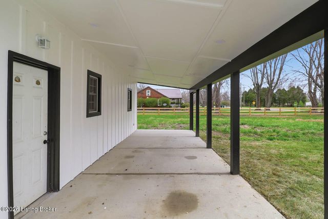 2587 W Blue Lick Rd, Shepherdsville, KY 40165