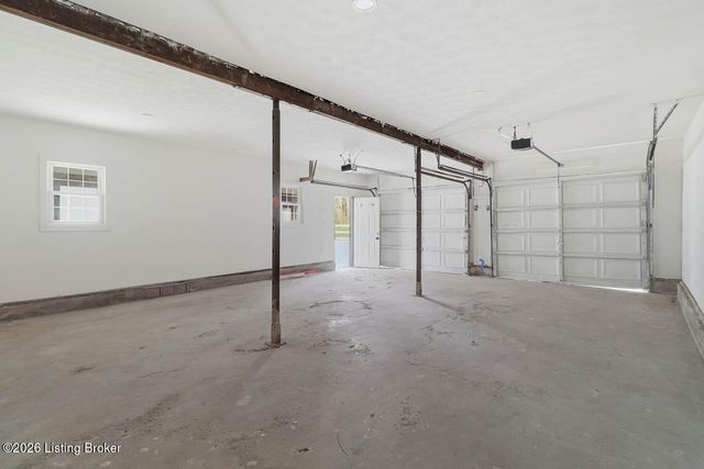 2587 W Blue Lick Rd, Shepherdsville, KY 40165