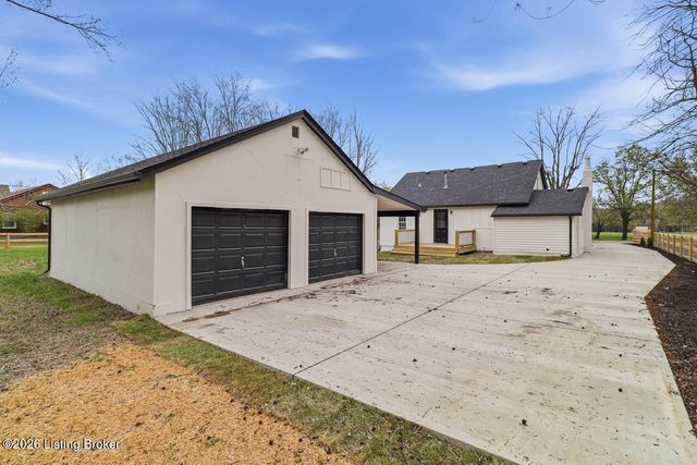 2587 W Blue Lick Rd, Shepherdsville, KY 40165
