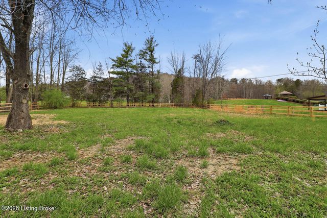 2587 W Blue Lick Rd, Shepherdsville, KY 40165