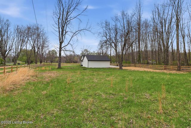 2587 W Blue Lick Rd, Shepherdsville, KY 40165