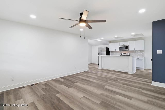 2587 W Blue Lick Rd, Shepherdsville, KY 40165