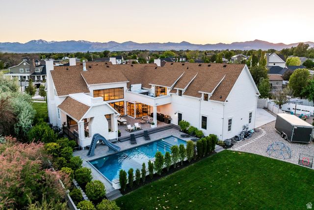 2088 W LEGEND CREEK CT, South Jordan, UT 84095