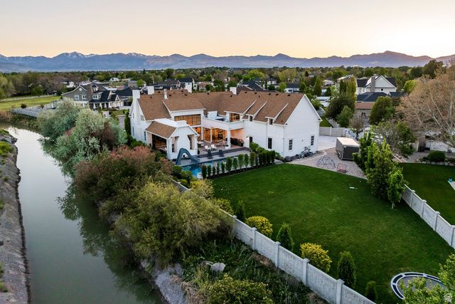 2088 W LEGEND CREEK CT, South Jordan, UT 84095