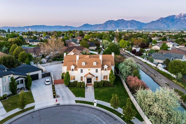 2088 W LEGEND CREEK CT, South Jordan, UT 84095