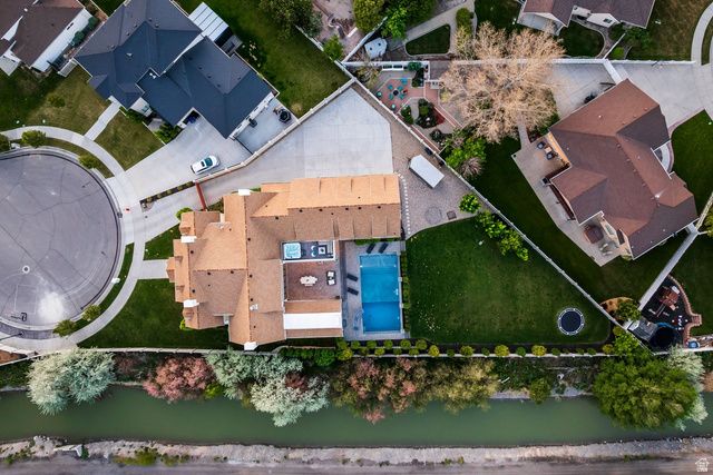 2088 W LEGEND CREEK CT, South Jordan, UT 84095