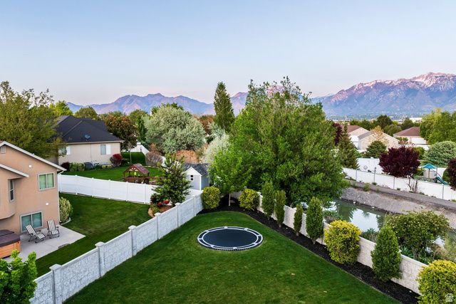 2088 W LEGEND CREEK CT, South Jordan, UT 84095