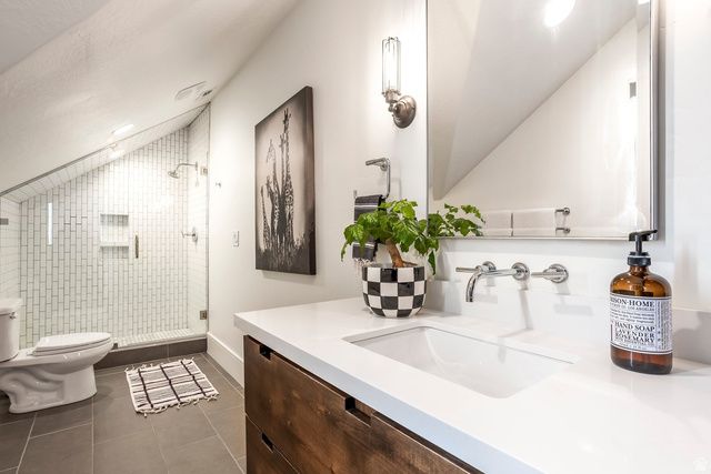 2088 W LEGEND CREEK CT, South Jordan, UT 84095