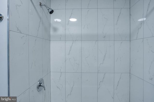 20--2 FLORENCE TOLLGATE, Florence, NJ 08518