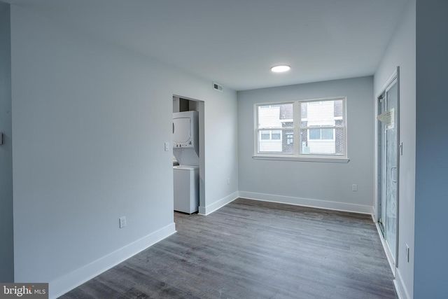 20--2 FLORENCE TOLLGATE, Florence, NJ 08518