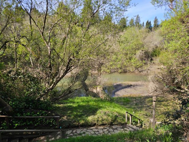 16868 Center Way, Guerneville, CA 95446