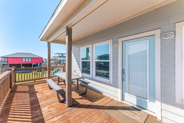 1840 Pompano Lane, Crystal Beach, TX 77650
