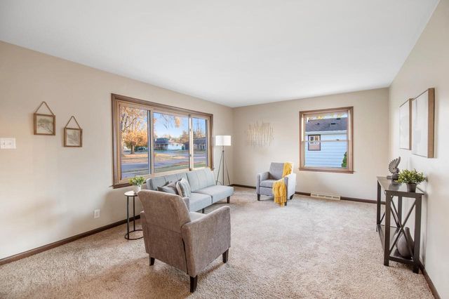 1045 GROGNET STREET, Green Bay, WI 54302