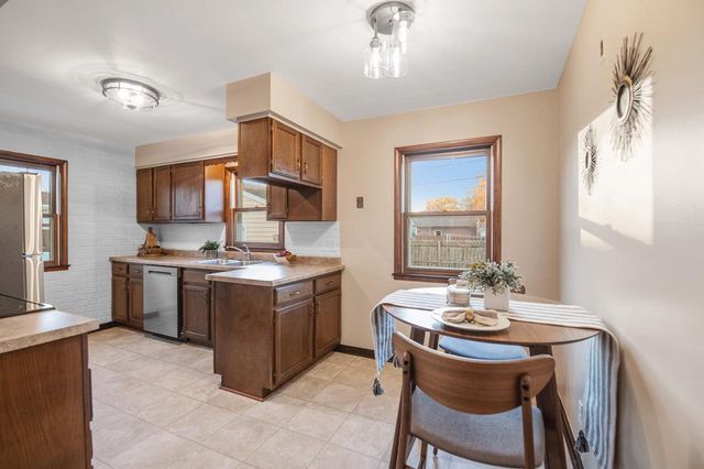 1045 GROGNET STREET, Green Bay, WI 54302