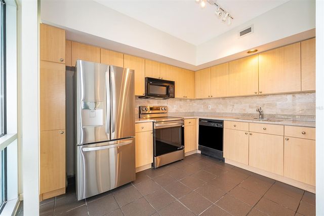 322 E CENTRAL BOULEVARD 1602, Orlando, FL 32801