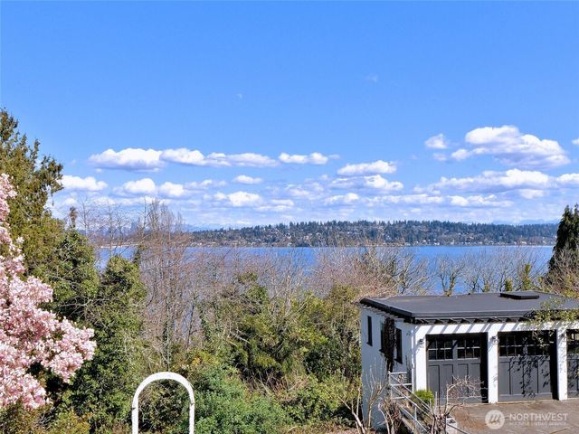 3010 Cascadia Avenue S, Seattle, WA 98144