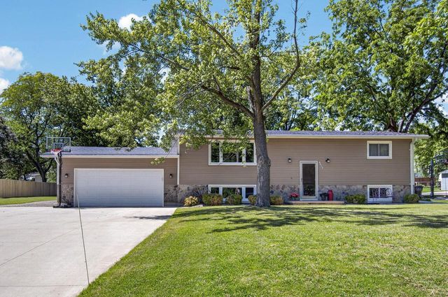 8415 12th STREET, Kenosha, WI 53144