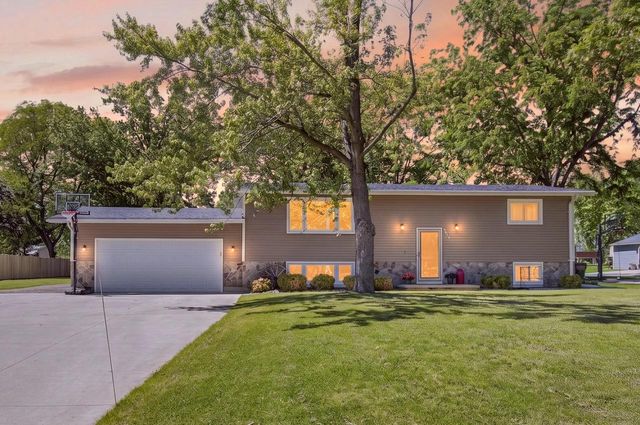 8415 12th STREET, Kenosha, WI 53144