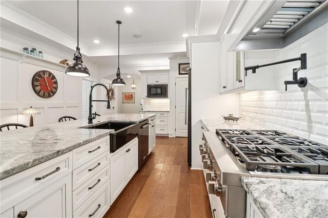 5047 Dillingham NW Drive, Acworth, GA 30101