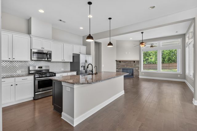 412 Abington Dr, Hendersonville, TN 37075