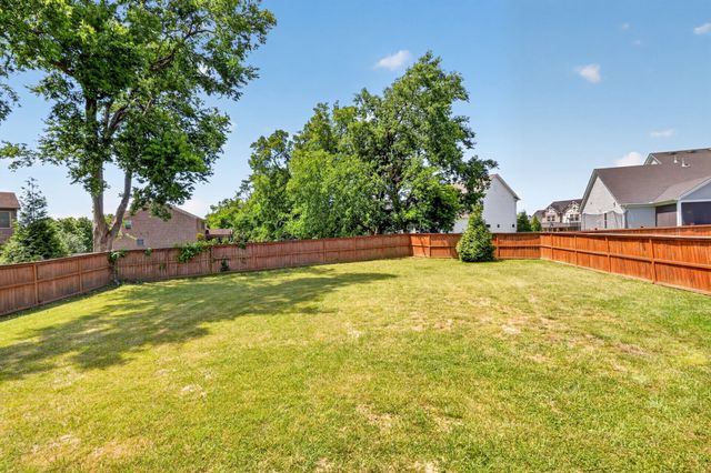 412 Abington Dr, Hendersonville, TN 37075