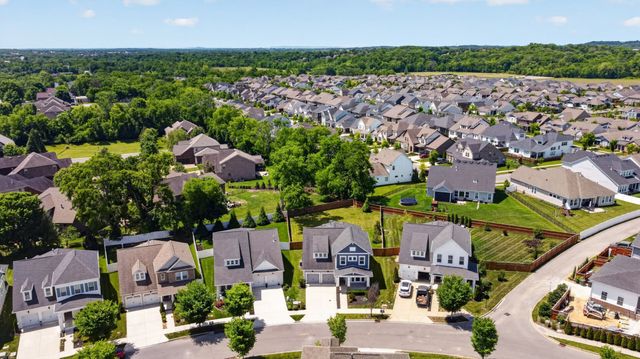 412 Abington Dr, Hendersonville, TN 37075