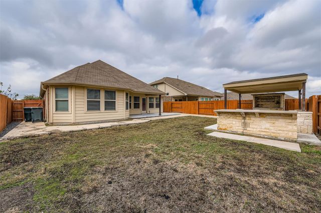 370 Vista Gardens DR, Buda, TX 78610